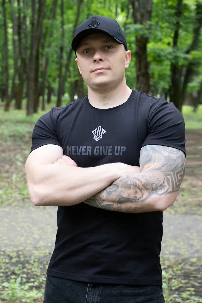 futbolka-cholovicha-never-give-up